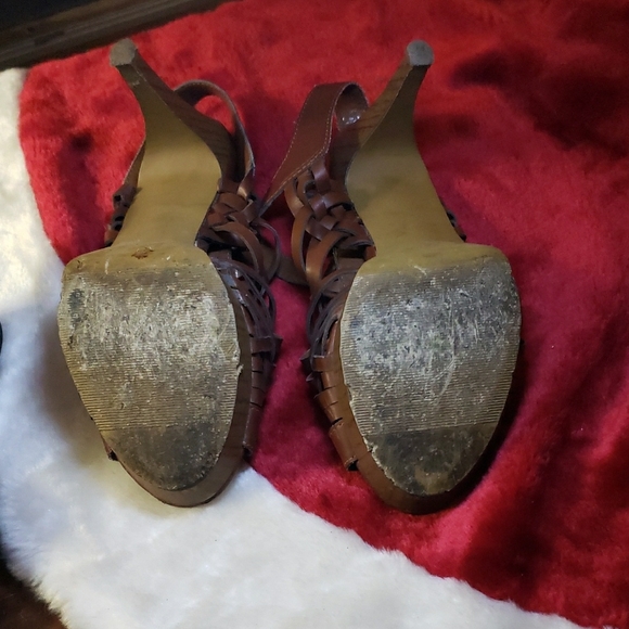 Madden Girl Tan Woven Sandals - Picture 4 of 5